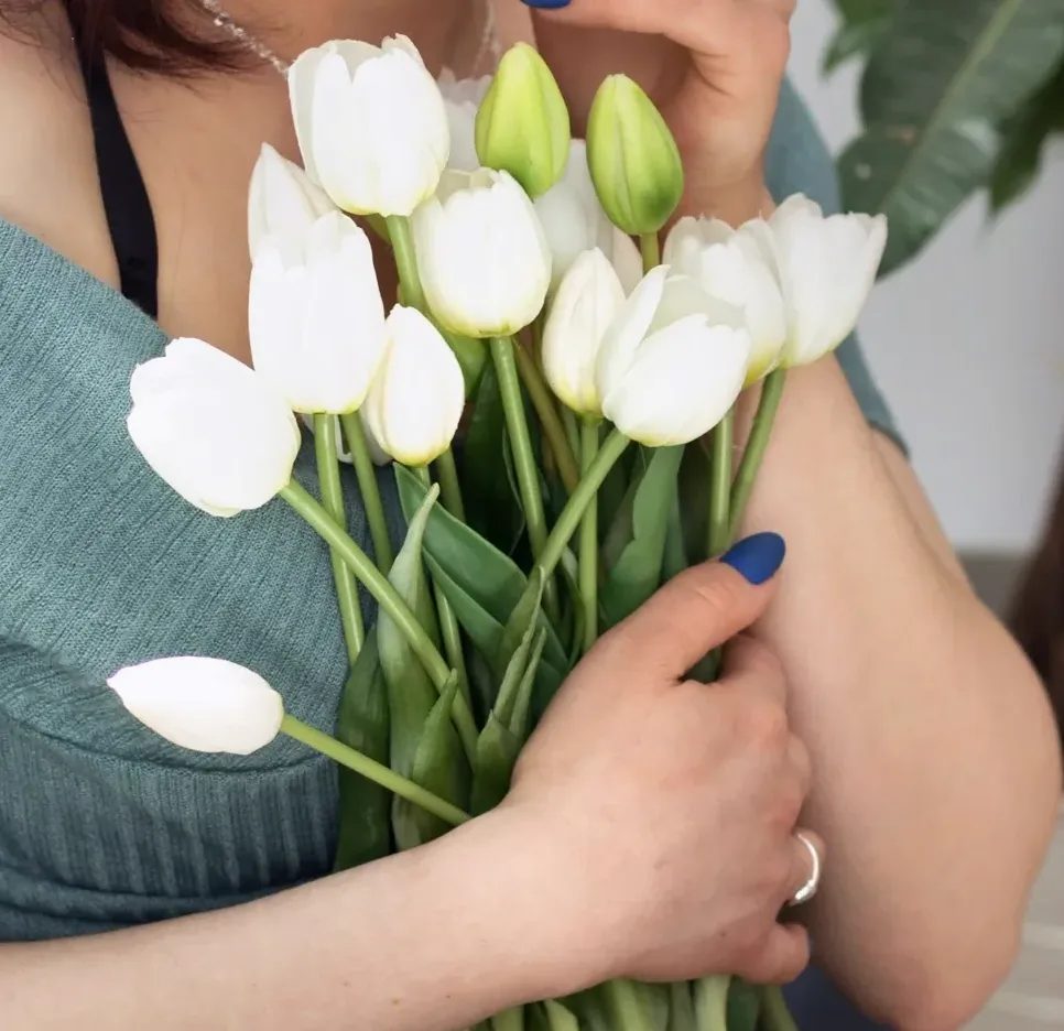 Chaima, 23
