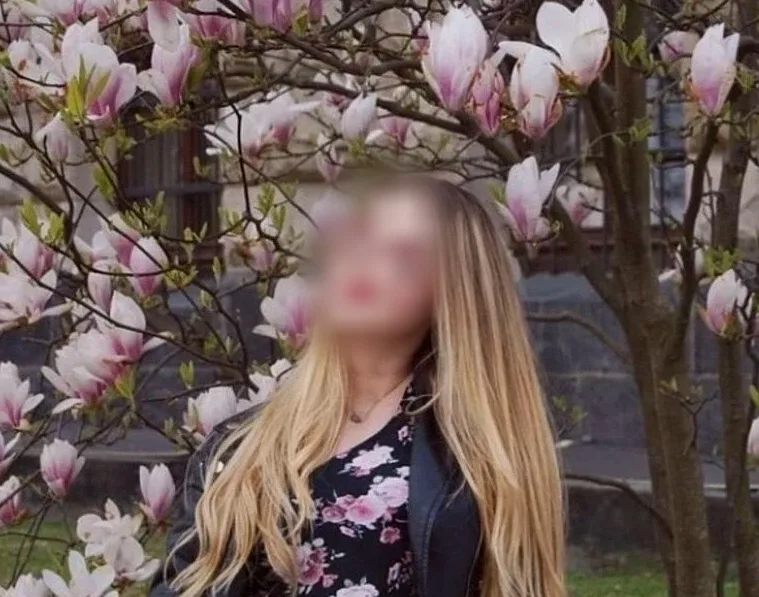 Iris, 25