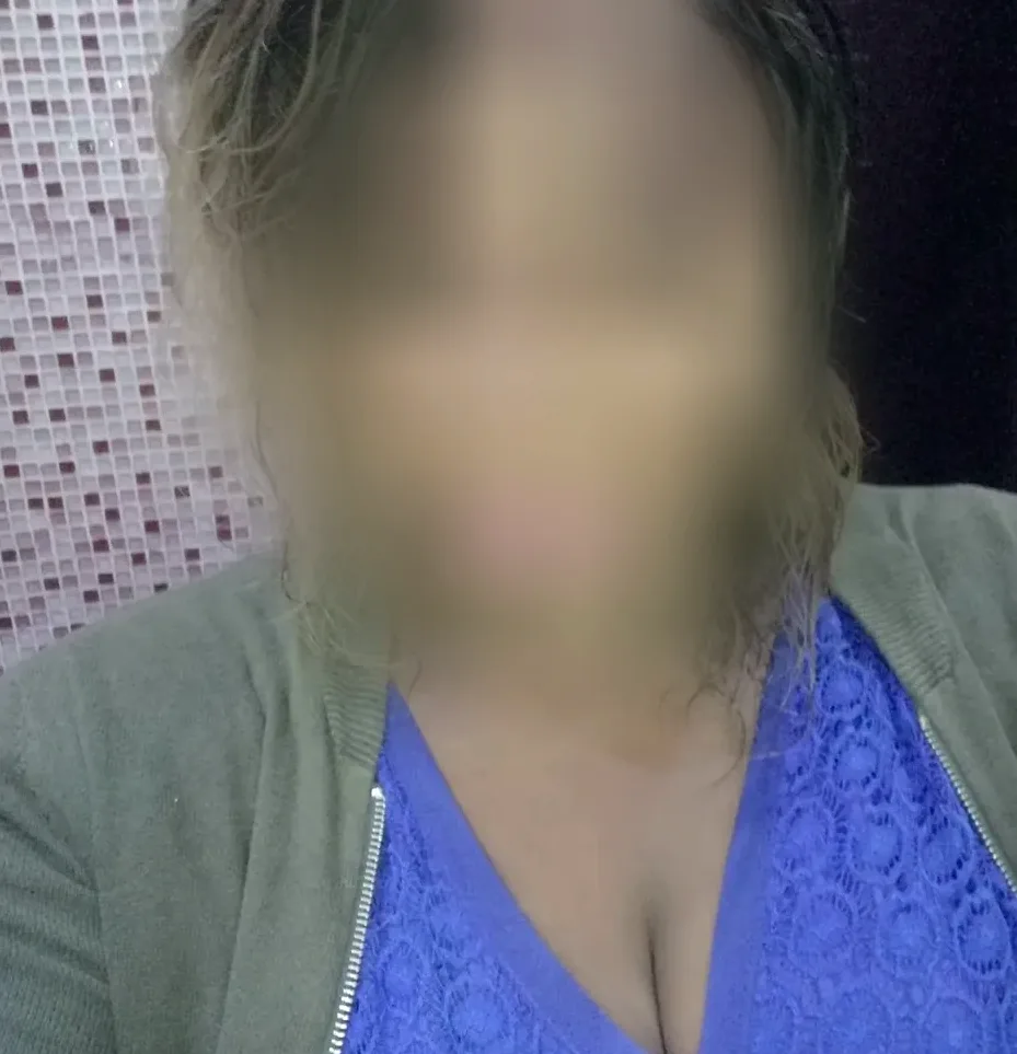 Rania, 27